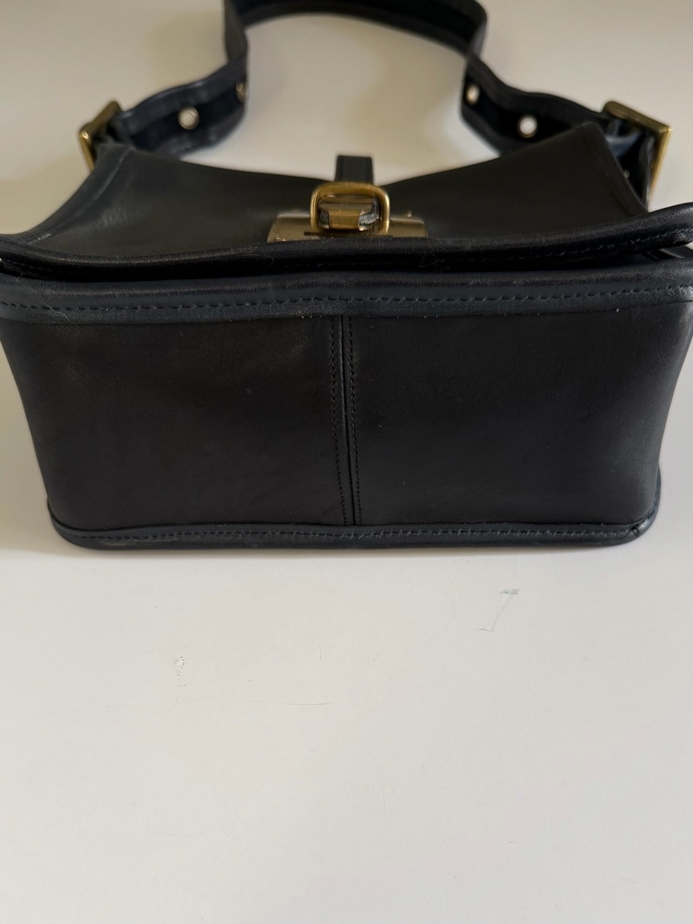 Vintage Coach Hasp Bag 9260 Black Leather Brass Bonnie Cashin Era 1970s - Picture 3 of 16
